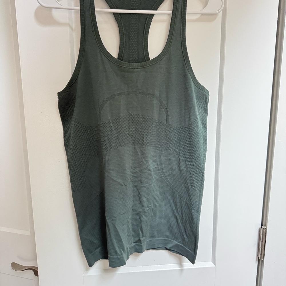 Lululemon Swiftly racerback Tank- Sz 8 green